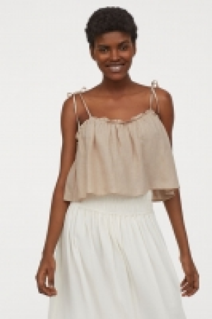  Short frill-trim strappy top 13.00 €