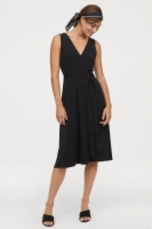  Tie-belt dress 9.00 €