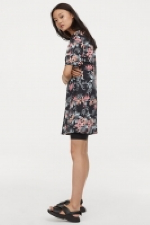  Patterned T-shirt dress 6.00 €
