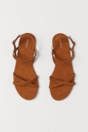  Sandals 5.00 €