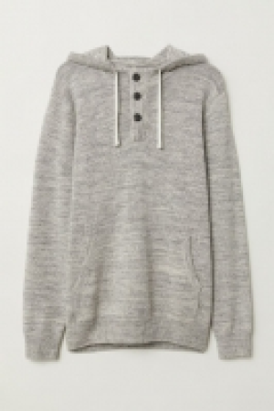  Hooded jumper with buttons 18.00 €