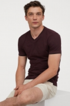  V-neck T-shirt Muscle Fit 5.00 €