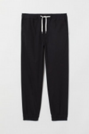  Cotton twill joggers 17.00 €