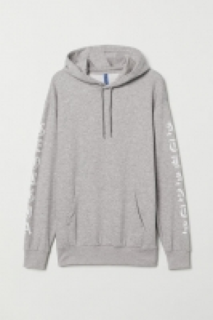  Printed hooded top 6.00 €