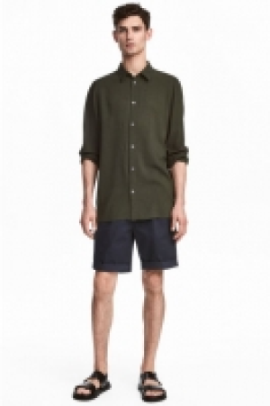  Knee-length cotton shorts 16.00 €