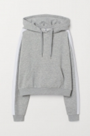 Short hooded top 9.00 €