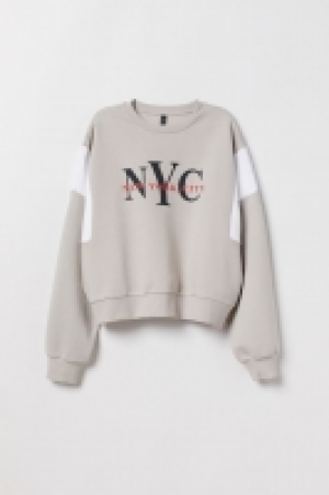  Block-coloured sweatshirt 8.00 €