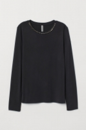  Top with studs 8.00 €