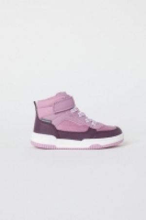  Waterproof hi-tops 10.00 €