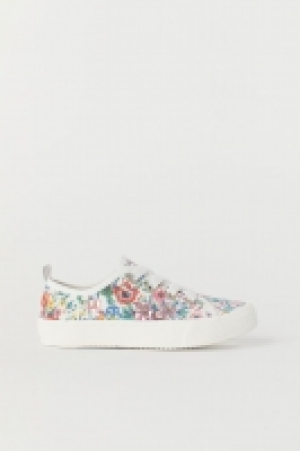  Trainers with sequins 5.00 €