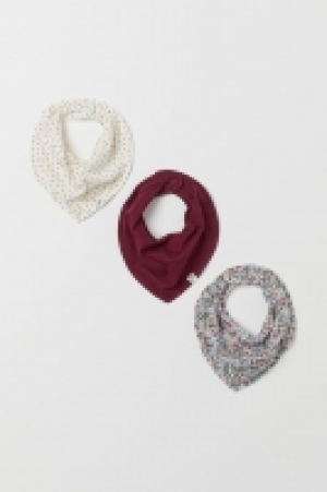  3-pack triangular scarves 6.00 €