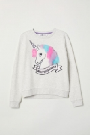  Sweatshirt with appliqués 5.00 €