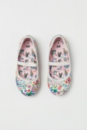 Patterned ballet pumps 3.00 €