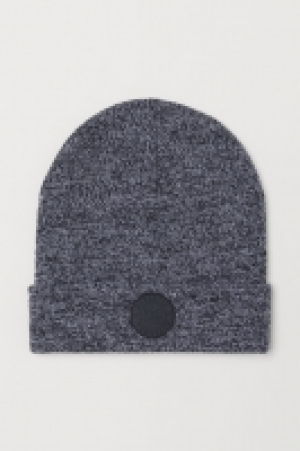  Knitted hat 2.00 €