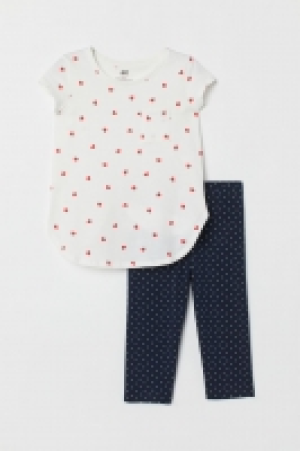 Top and leggings 8.00 €