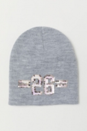  Hat with reversible sequins 2.00 €