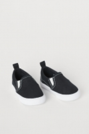  Slip-on trainers 3.00 €