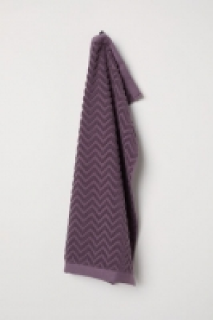  Jacquard-patterned hand towel 2.00 €