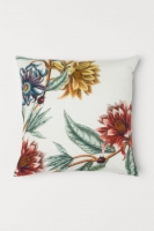  Patterned cushion cover 7.00 €