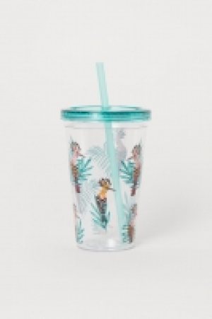  Plastic mug with a straw 5.00 €