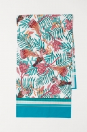  Patterned table runner 6.00 €