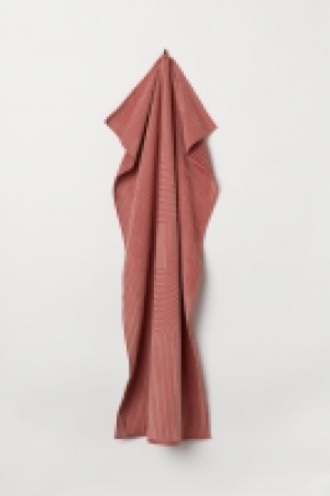  Jacquard-patterned bath towel 8.00 €