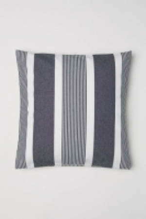  Striped cushion cover 6.00 €