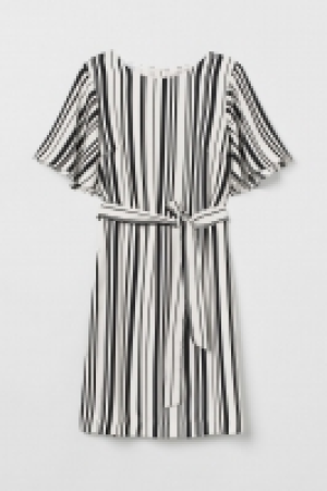  Tie-belt dress 10.00 €