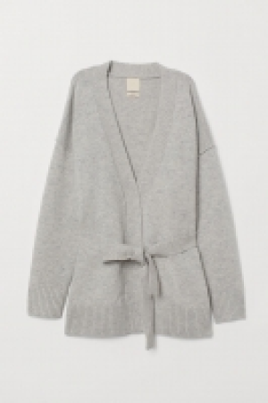  Cardigan with a tie belt 35.00 €