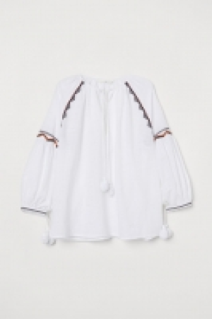  Cotton blouse with embroidery 13.00 €