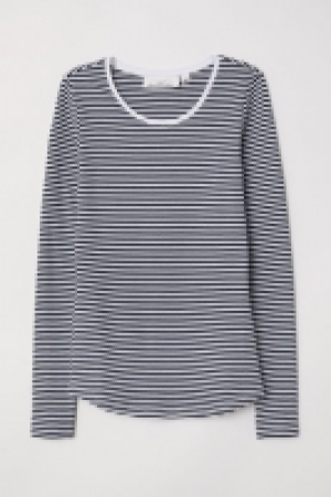  Long-sleeved jersey top 5.00 €