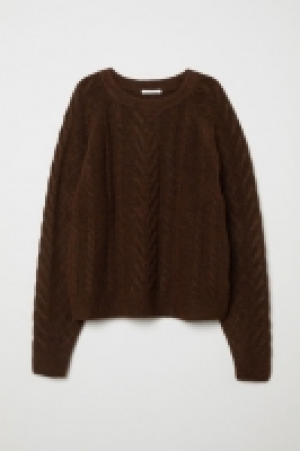  Cable-knit jumper 13.00 €