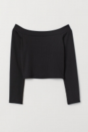  Ribbed off-the-shoulder top 7.00 €