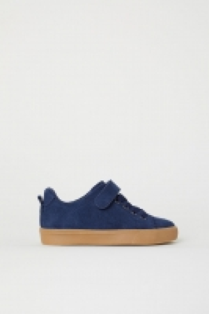  Suede trainers 20.00 €
