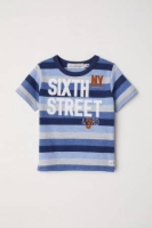 T-shirt with appliqués 4.00 €
