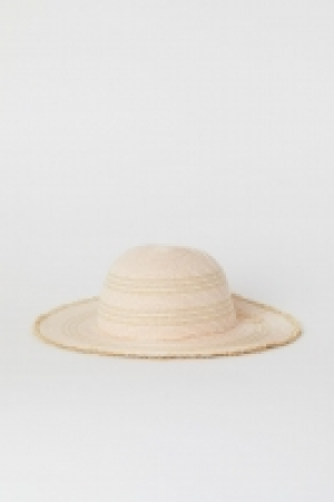  Glittery straw hat 6.00 €