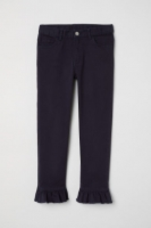  Capri trousers with frills 5.00 €