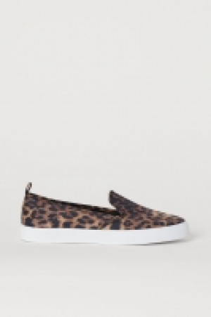  Slip-on trainers 9.99 €