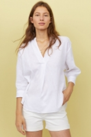  Linen-blend blouse 12.99 €