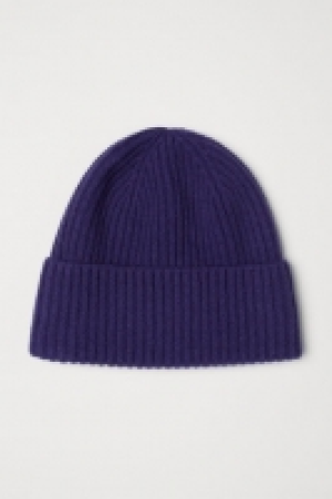  Cashmere-blend hat 17.99 €