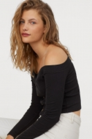 Ribbed, off-the-shoulder top 6.00 €