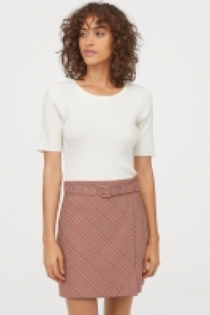  Skirt with a belt 19.99 €