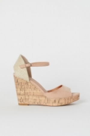  Wedge-heel sandals 14.99 €