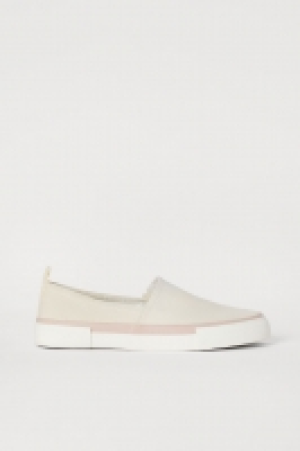  Canvas slip-on trainers 14.99 €