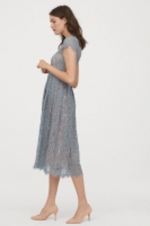  Calf-length lace dress 34.99 €