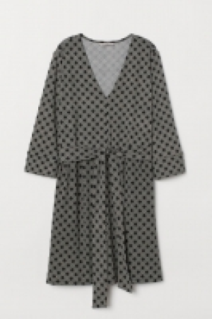  V-neck dress 9.99 €