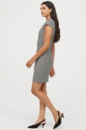  Short dress 14.99 €