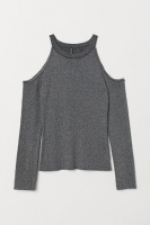  Cold shoulder jumper 10.00 €