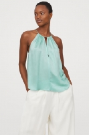  Sleeveless top 17.99 €
