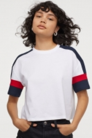  Short T-shirt 5.00 €